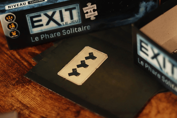 EXIT Puzzle - Le phare solitaire (FR) JEUX - Détective & évasion