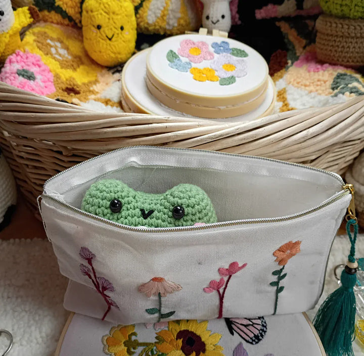 Kit DIY Crochet: Petite Grenouille (ML) PASSE-TEMPS - Bricolages