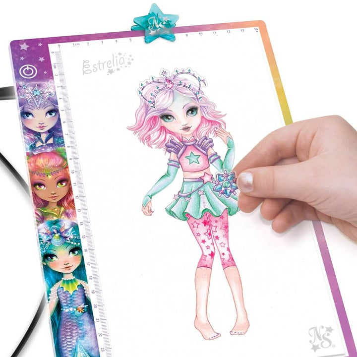Nebulous Stars: Tablette lumineuse de designer de mode | Fashion Designer Light Pad (ML) PASSE-TEMPS - Nebulous Stars
